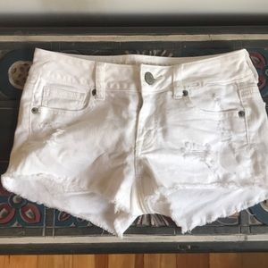 white american eagle shorts